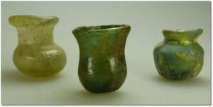 Romain - Lot de 3 vases en verre - IIIème-Vème siècle ap. J.-C.