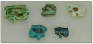 Egypte - Lot de 5 amulettes en fritte - 663-332 av. J.-C.