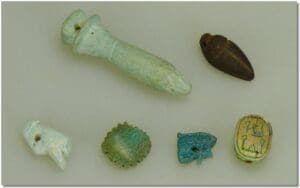 Egypte - Lot de 6 amulettes en fritte - 663-332 av. J.-C.