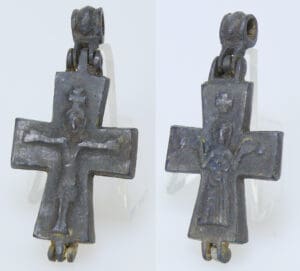 Byzance - Croix en bronze - 5ème-8ème siècle 