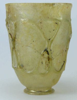 Romain - Verre en verre irisé - 2ème-4ème siècle