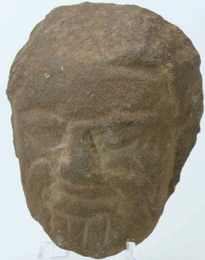 Orient - Tête en pierre calcaire