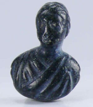 Romain - Petit buste en pierre noire - 1er-3ème siècle ap. J.-C.