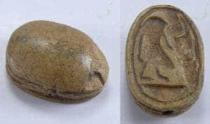 Egypte - Scarabée en stéatite (personnage et crocodile) - Basse époque (26 à 30ème dynastie)