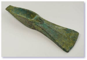 Age du bronze - Hache à talon IIIe mill. ac J.-C.