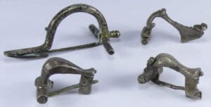 Romain - Lot de 4 fibules en argent - 1er siècle ap. J.-C.