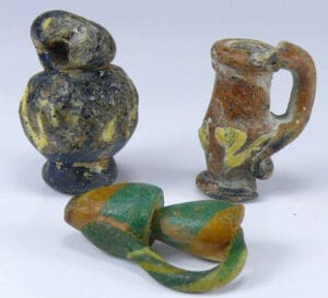 Romain - Petits vases en pâte de verre - 2ème-4ème siècle ap. J.-C.