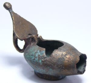 Byzantin - Lampe à huile en bronze - 6ème-7ème siècle