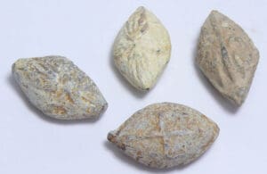 Romain - Lot de 4 balles de fronde  en plomb - 100-200 ap. J.-C.