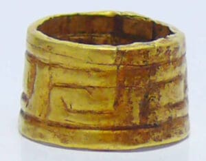 Grande Grèce - Anneau décoratif en or - 500-400 av. J.-C.