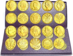 Troisième république (1871-1940) - Coffret du concours de la 100 francs 1929, 10 monnaies essais