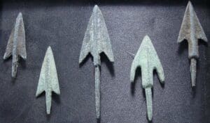 Romain - Lot de 5 pointes de flèche ou garots en bronze - 0 / 400 ap. J.-C.