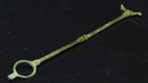 Romain - Epingle ou stilet en bronze - 100 / 300 ap. J.-C.