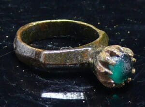 Romain - Bague féminine en bronze - 400 / 700 ap. J.-C.