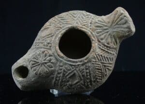 Romain - Lampe à huile en terre cuite (fleurs et chevrons) - 400 / 600 ap. J.-C.