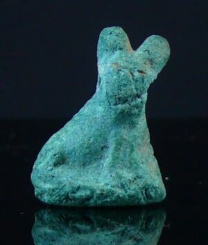 Egypte - Epoque romaine - Amulette perle en fritte (Bastet) - 200 av. J.-C. / 100 ap. J.-C.