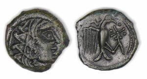 CARNUTES - Bronze à l'aigle et à la croisette  (52 av. J.-C.).