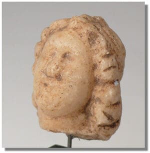 Romain - Visage de femme en marbre blanc - Ier-IIIème siècle ap. J.-C.