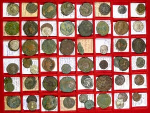Collection de 61 monnaies romaines argent et bronze