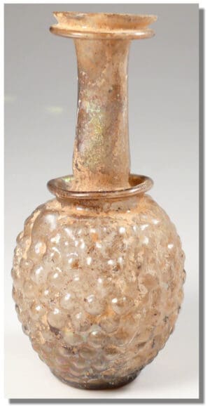 Romain - Vase en verre irisé - IIIème-IVème siècle ap. J.-C.