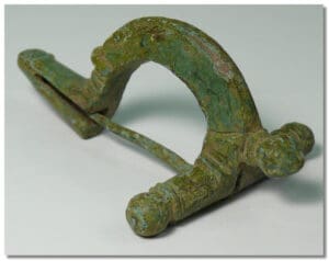 Romain - Fibule cruciforme en bronze - IIème-IVème siècle ap. J.-C.