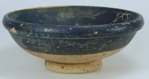 Grèce - Plat creux en terre cuite - 2ème-1er siècle av. J.-C. Grèce - Plat creux en terre cuite - 2ème-1er siècle av. J.-C.