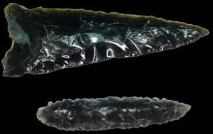 Précolombien - Mexique - Culture Aztèque ou Teothihuacan - Lot de 2 pointes de flèche en obsidienne - 400 av. J.-C. / 900 ap.J.-C.