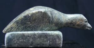 Canada - Inuit - Sculpture inuite en pierre représentant un canard - Année 1970 / 1980