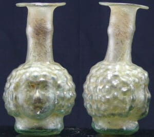 Romain - Flacon en verre (grappe de raisins) - 100 / 300 av. J.-C.