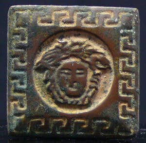 Romain - Plaquette en bronze (Méduse) - 0 / 200 ap. J.C.