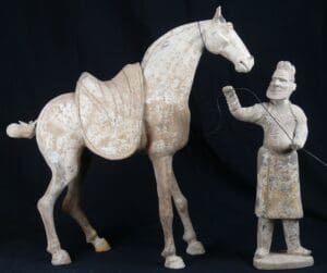 Chine - Dynastie Tang - Cheval et son palfrenier en terre cuite - (618-907)