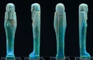 Egypte - Basse époque, 26-30ème dynastie - Oushebti anépigraphe en fritte émaillée - 664 / 346 av. J.-C.