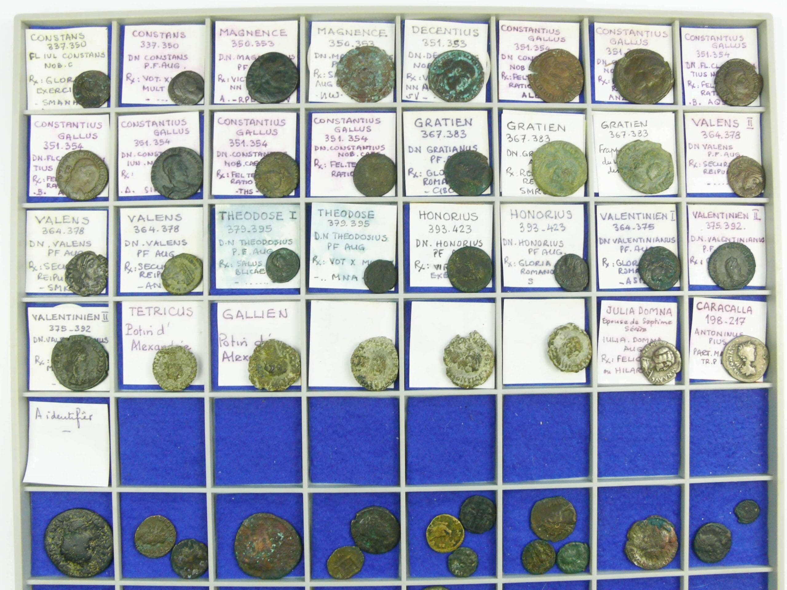 Importante collection de 416 monnaies romaines Importante collection de 416 monnaies romaines