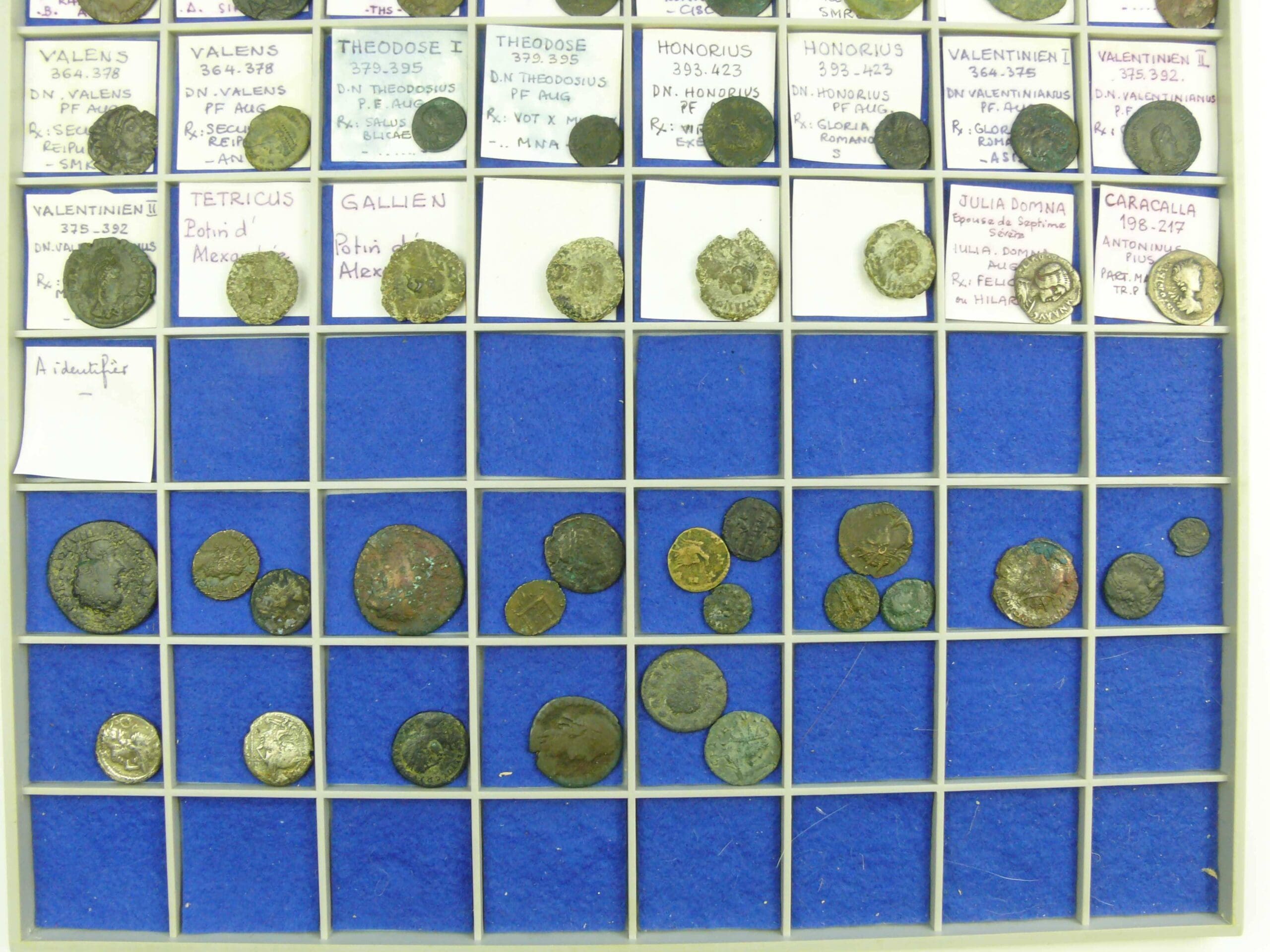 Importante collection de 416 monnaies romaines Importante collection de 416 monnaies romaines