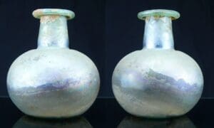 Romain - Bouteille en verre irisé - 2ème / 3ème siècle ap. J.-C.