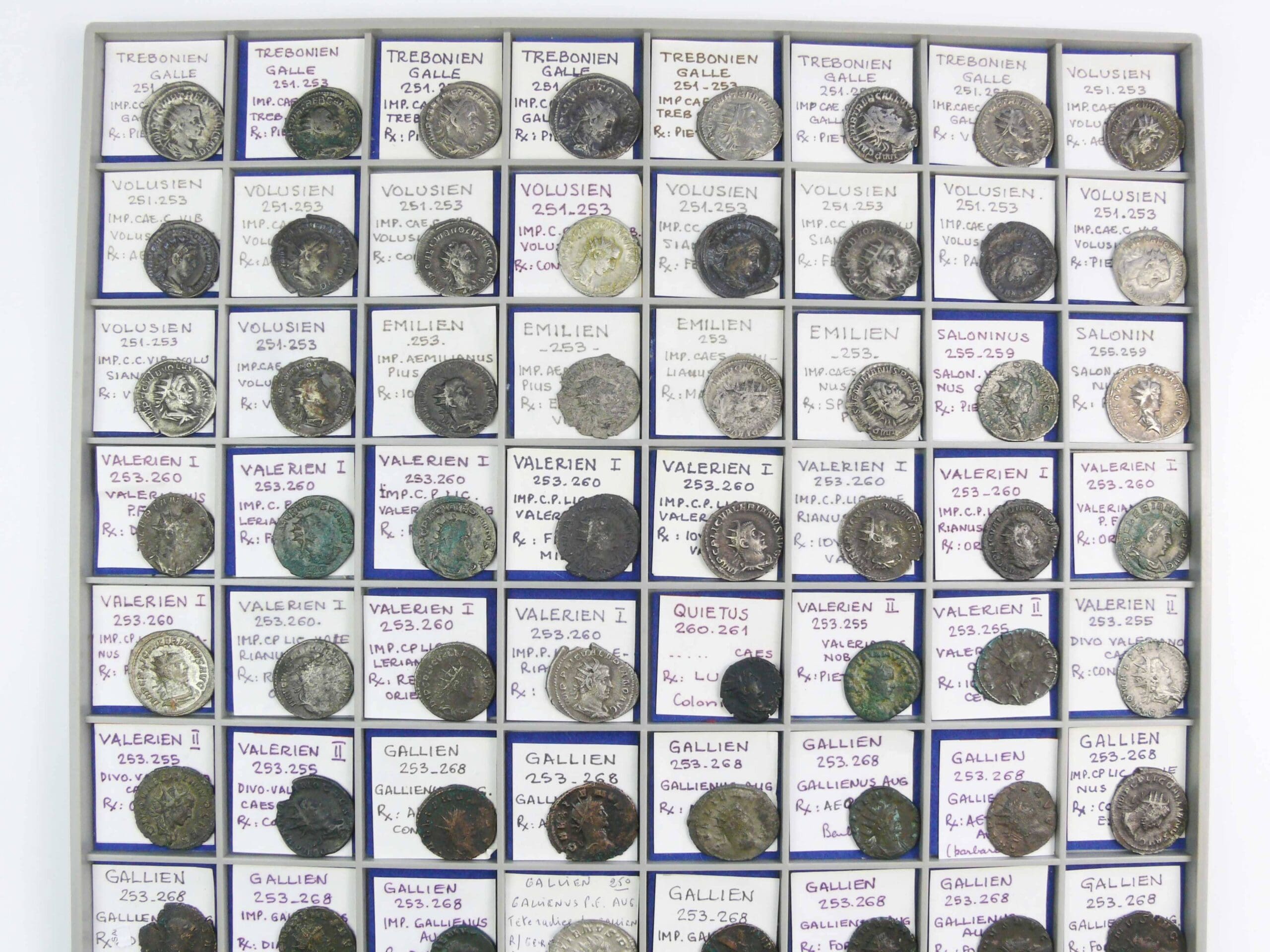 Importante collection de 416 monnaies romaines Importante collection de 416 monnaies romaines