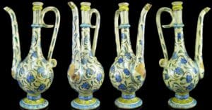 Iran - Epoque Qajar - Aiguillière en céramique - Fin 19ème / début 20ème siècle