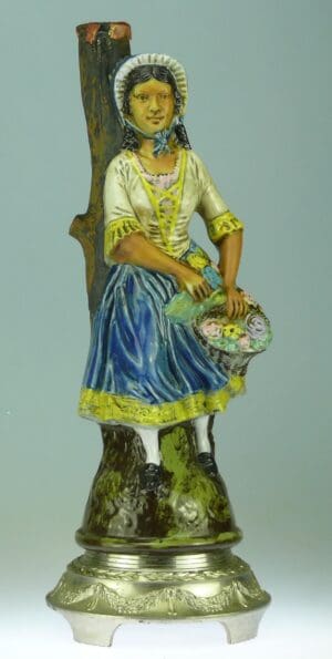 Bouteille en céramique émaillée - Demoiselle au panier de fleurs