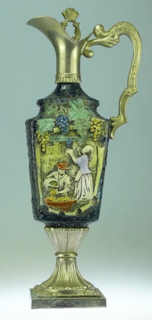 Carafe céramique et métal - Couple de vendangeurs