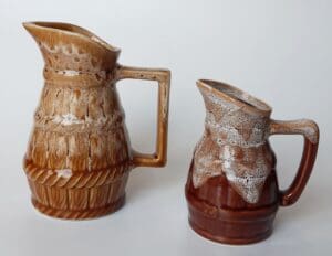 Lot de 2 pichets en céramique