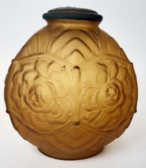 Vase boule en verre moulé jaune - Marque CLA France - Vase décor floral