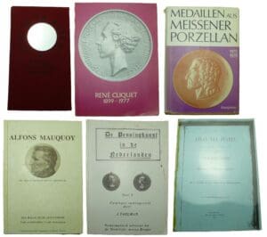 Lot de 6 ouvrages ou catalogues sur les monnaies et les médailles
