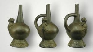 Précolombien - Pérou - Culture Chimu - Vase étrier en terre cuite - 1000 / 1450 ap. J.-C.