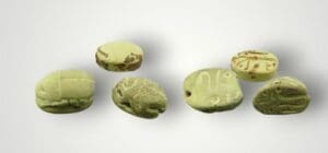 Egypte - Basse époque - Lot de 3 scarabées en fritte - 664 / 343 av. J.-C. (26ème-30ème dynastie)
