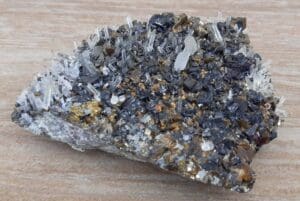 Sphalerite avec Chalcopyrite et Quartz - Cavnic, Roumanie