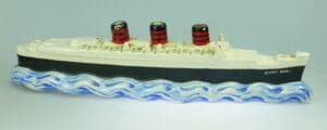 Bouteille GARNIER en céramique émaillée - Paquebot Queen Mary