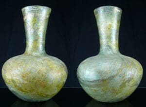 Romain - Bouteille en verre irisé - 2ème / 3ème siècle ap. J.-C.