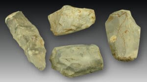 Paléolithique final - Lot de quatre outils en silex - 14 000 / 10 000 av. J.-C.