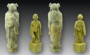 Chine - Dynastie Tang - Statuette en jadéide - Fin 7ème / début 8ème siècle après J.-C. On joint une sculpture en pierre du 20ème siècle