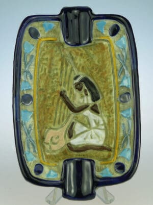 Bouteille miniature en céramique émaillée - Joueuse de harpe